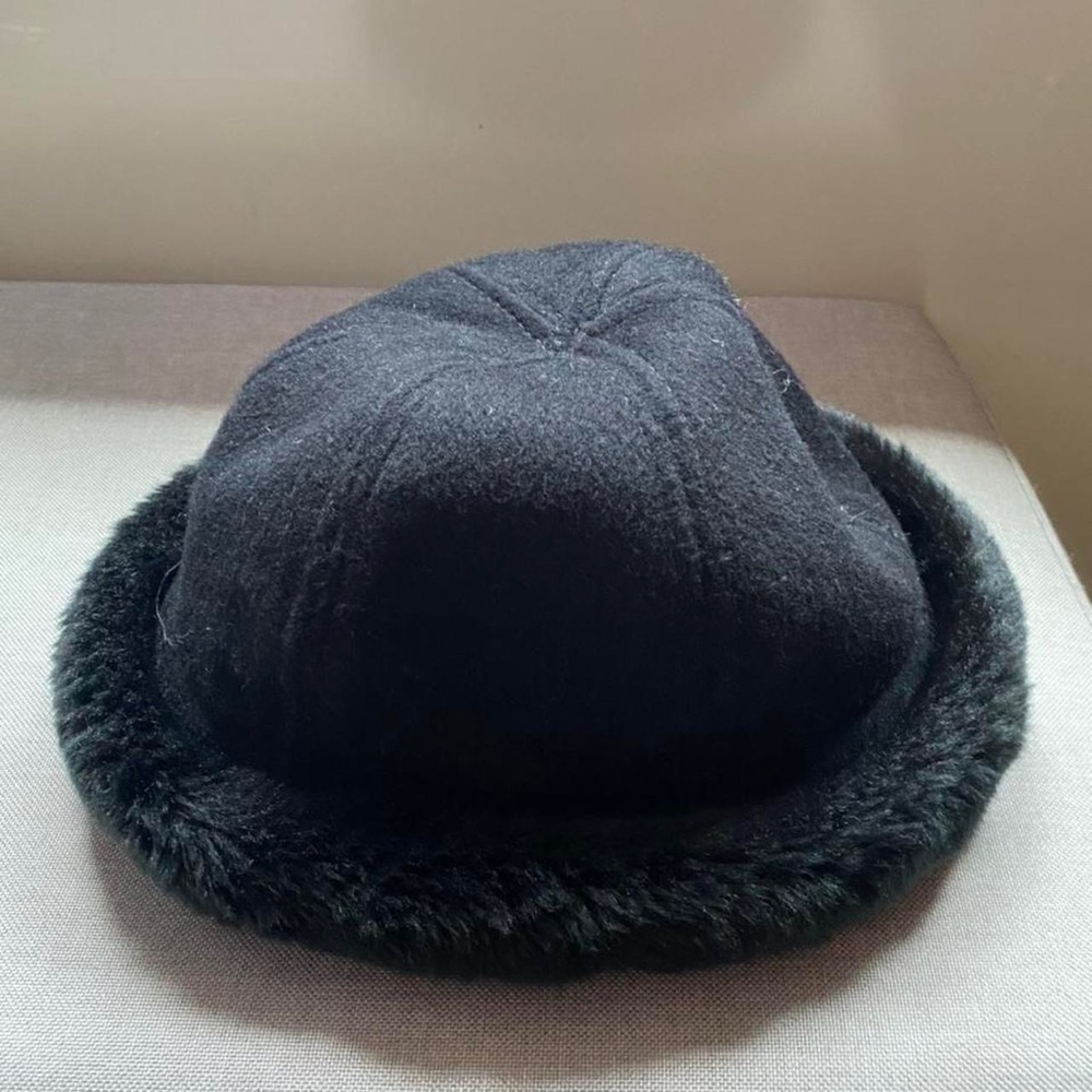 VINTAGE BLACK FUR ROUND HAT 👒